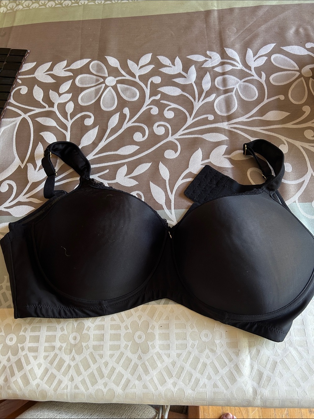 Butterfly Smooth Black Full-Coverage Lightweight T-Shirt Bra Black Size 40DDD